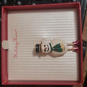 Holiday Lane frosty the snowman pin.